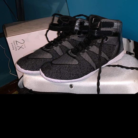 Nfinity titan cheer shoes size 7.5 brand new - Picture 2 of 2